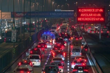 İstanbul’da yılın son iş gününde trafik yoğunluğu yüzde 71’e yükseldi