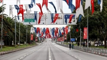 İstanbul'daki Vatan Caddesi "30 Ağustos" provası nedeniyle trafiğe kapatıldı
