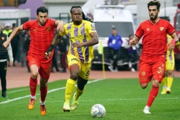 İstanbulspor, Emeka Eze’yi kadrosuna kattı