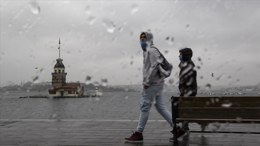 İstanbul'un bazı ilçelerinde yağış etkili oldu