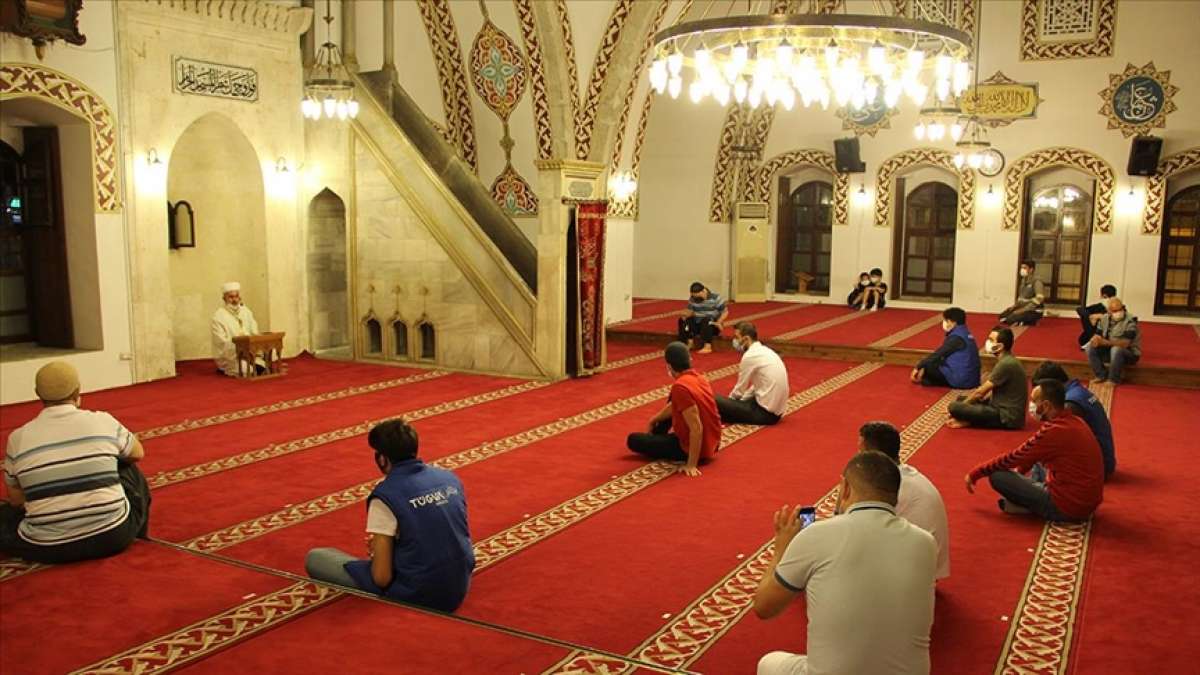 İstanbul'un fethinin 568. yılı dolayısıyla Anadolu'nun ilk camisinde dualar edildi