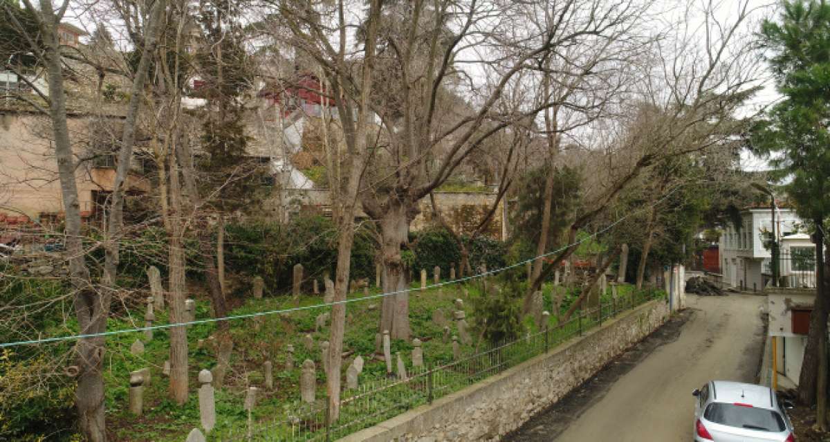 İstanbul'un İlk Müslüman Mezarları çalınıyor