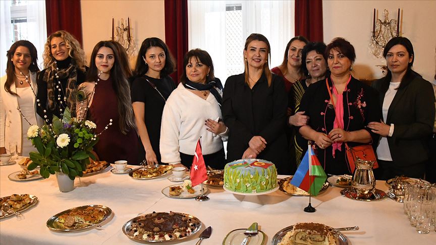 İsveç’te Türk ve Azerbaycan Türk’ü kadınlardan ’Dağlık Karabağ’ dayanışması