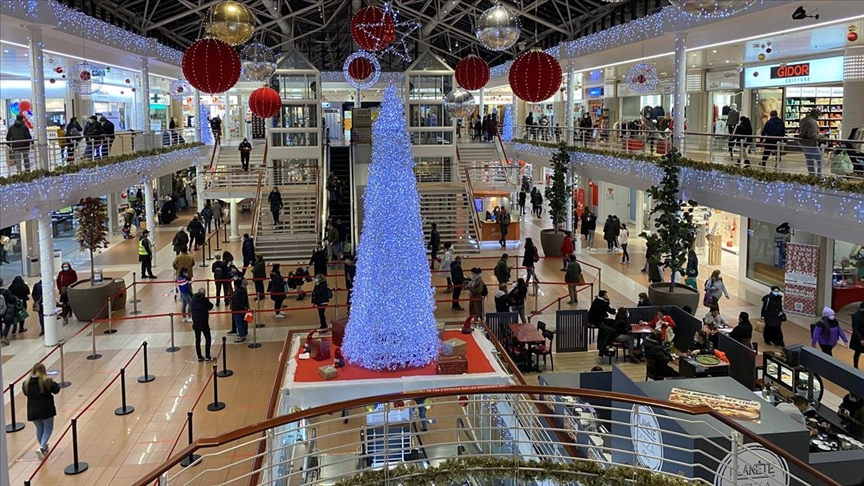 İsviçreliler Noel tatili öncesi marketlere adeta akın etti