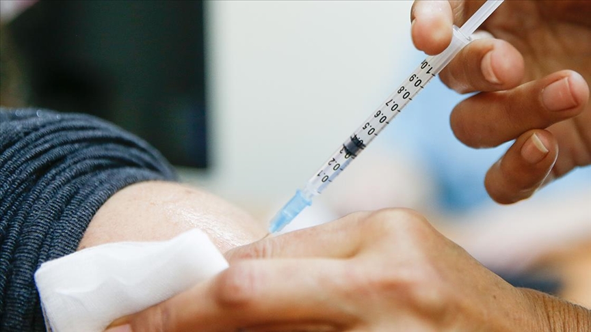 İtalya, Kovid-19 aşısını 27 Aralık'ta ilk olarak sağlık çalışanlarına yapacak