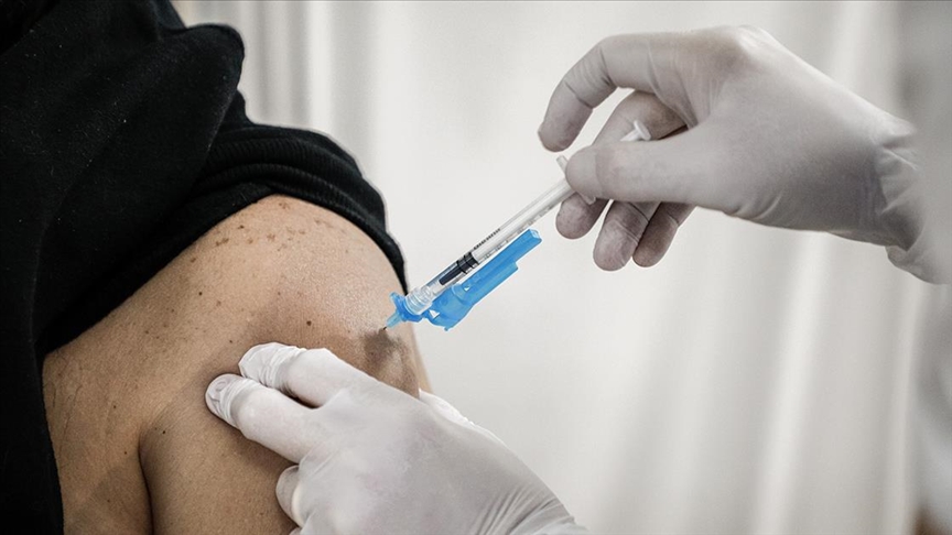 İtalya'da Kovid-19 aşısı olanların sayısı 150 bini geçti