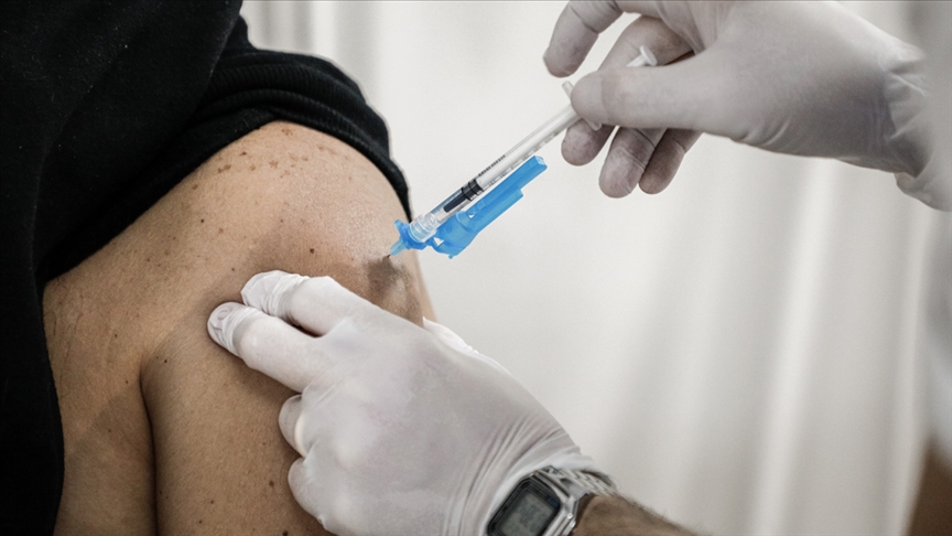 İtalya'da Kovid-19 aşısı olanların sayısı 500 bini geçti