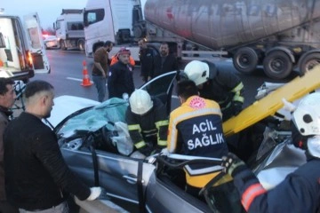 İtfaiyeci yaralı s&uuml;r&uuml;c&uuml;y&uuml; kalp masajıyla hayata d&ouml;nd&uuml;rd&uuml;