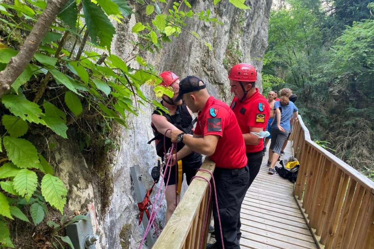 İzinsiz girdikleri kanyonda mahsur kalan 6 kişi kurtarıldı