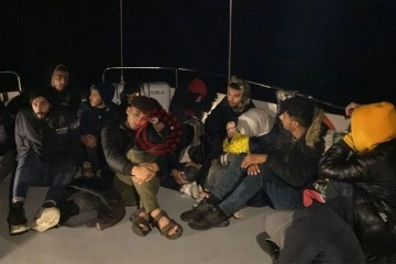 İzmir açıklarında 24 göçmen kurtarıldı