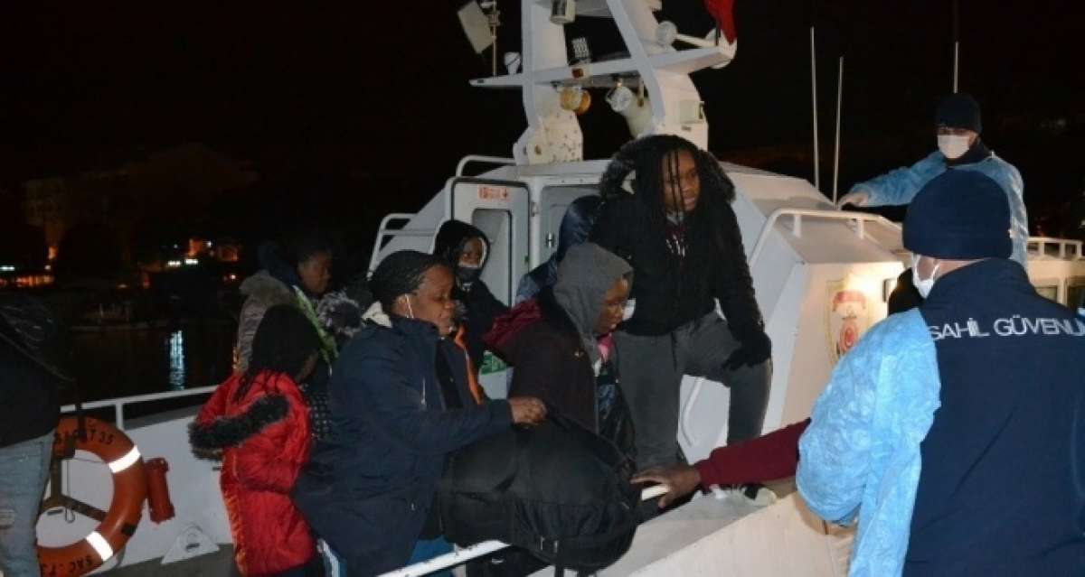 İzmir açıklarında Yunan unsurları tarafından geri itilen 36 göçmen kurtarıldı
