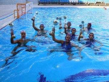 İzmir BŞB'ye havuzda 2 ayda 7 kupa