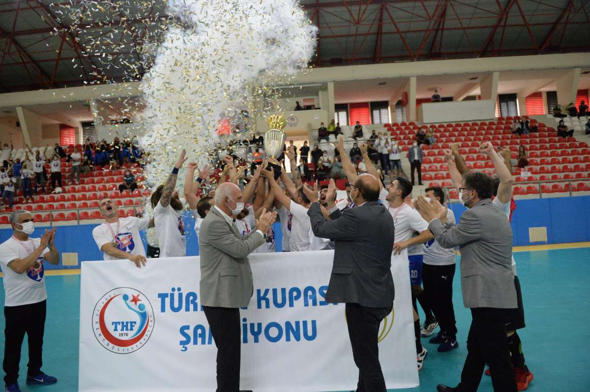 İzmir Büyükşehir Belediyespor, kupa finallerine ambargo koydu