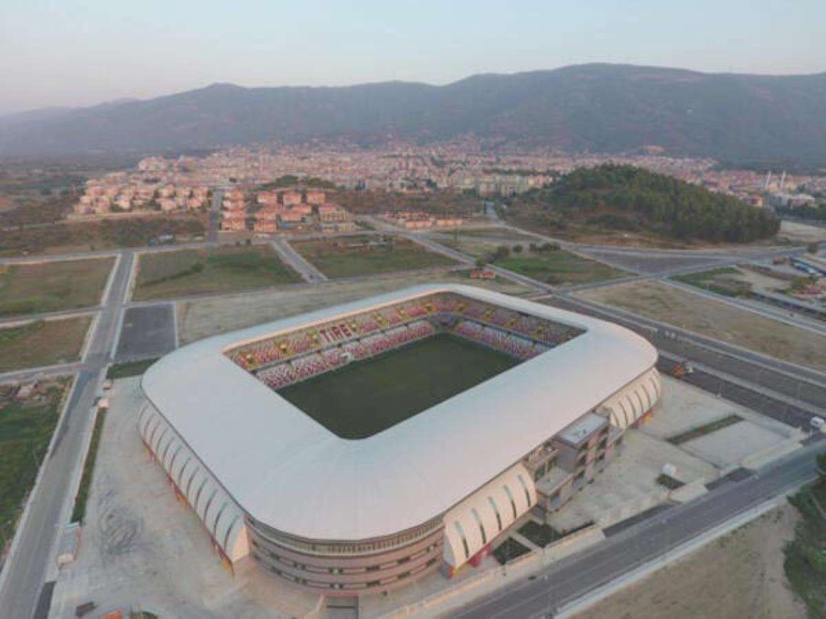 İzmir Tire'de 60 milyon TL'ye yapılan modern statta 2 yıldır profesyonel maç yapılmıyor
