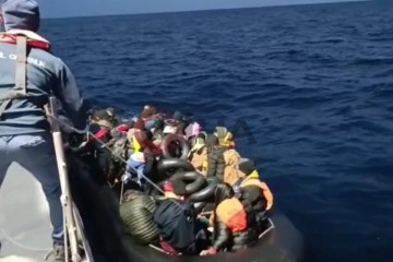 İzmir’de 81 göçmen kurtarıldı