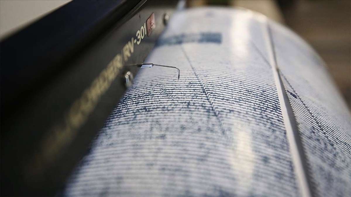 İzmir'de art arda iki deprem meydana geldi