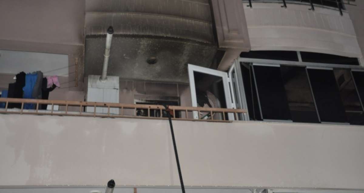 İzmir'de bir apartmanda korkutan yangın