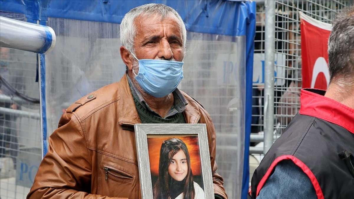 İzmir'de evlat nöbeti tutan babadan çadırlarının kaldırılmasını isteyen HDP'lilere tepki