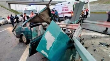 İzmir&rsquo;de feci kaza: 2 ölü, 3 yaralı