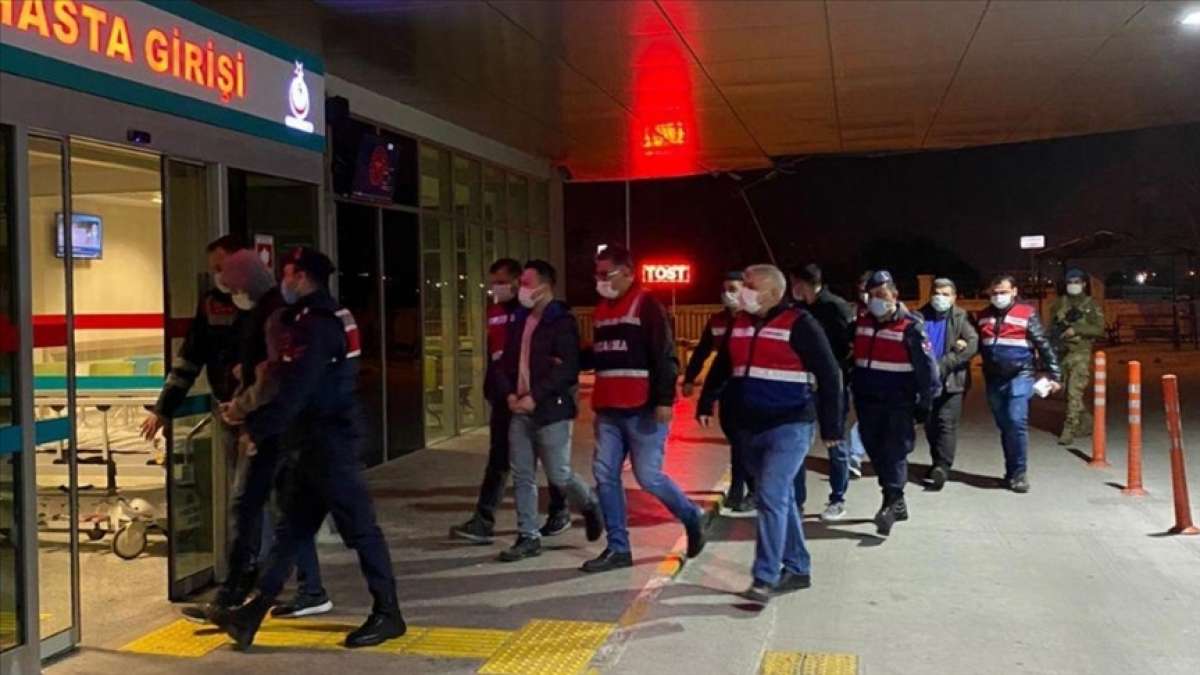 İzmir'de FETÖ'nün TSK yapılanmasına operasyon: 130 gözaltı