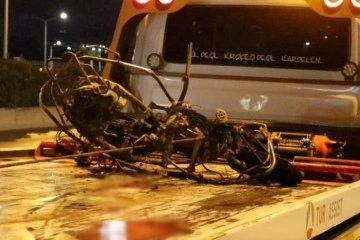İzmir’de hafif ticari araç ile motosiklet çarpıştı: 1 ölü