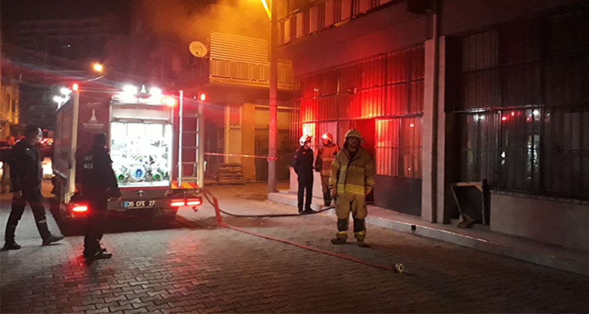 İzmir'de marangoz atölyesinde korkutan yangın