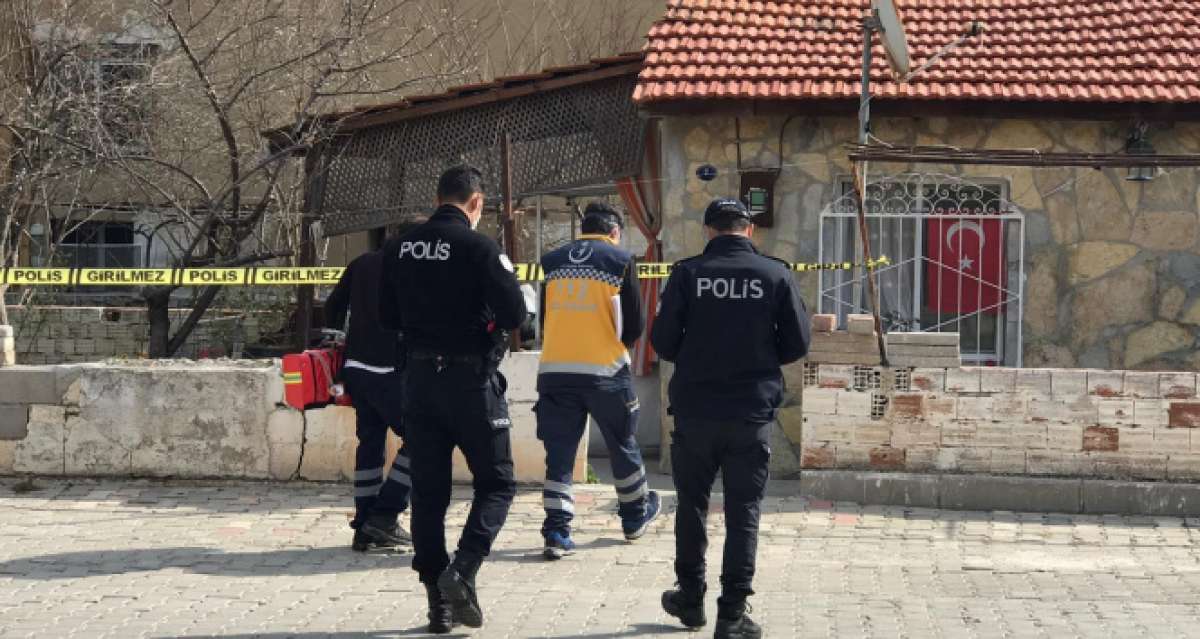 İzmir'de şüpheli ölüm: Yaşlı adam evinde ölü bulundu