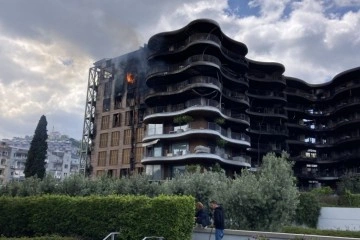 İzmir'de yeniden yükselen alevler paniğe neden oldu