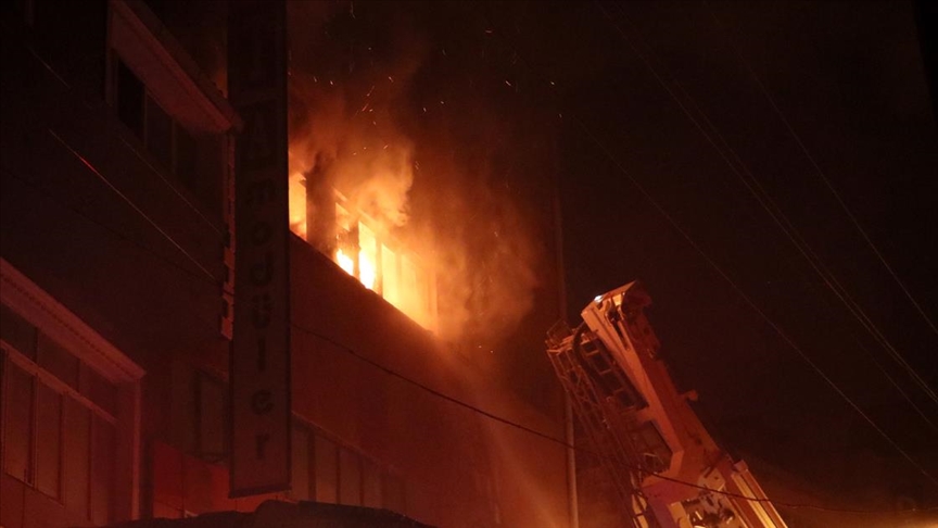 İzmir'deki fabrika yangınları kontrol altına alındı