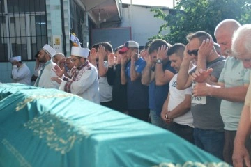İzmir'deki feci kazada hayatını kaybedenler toprağa verildi