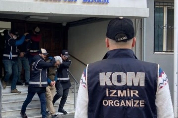 İzmir’deki operasyonda gözaltına alınan 4 FETÖ şüphelisi tutuklandı