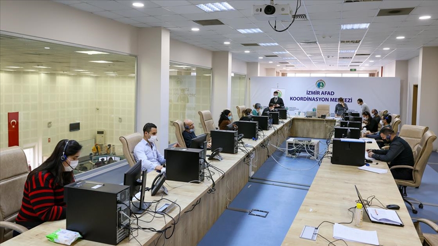 İzmir'deki Salgın Denetim Koordinasyon Merkezi 570 bin talebi yerine getirdi