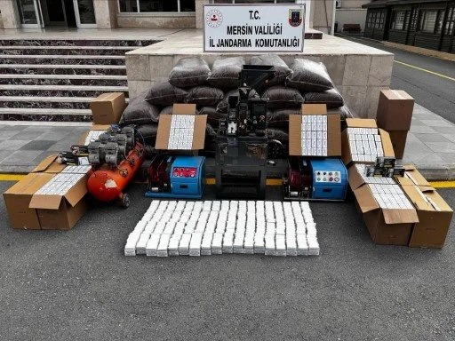 Jandarmadan Ka&ccedil;ak T&uuml;t&uuml;ne B&uuml;y&uuml;k Darbe