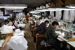 Japonya’daki 114 yıllık fabrika, samuray ve ninja ayakkabıları üretiyor