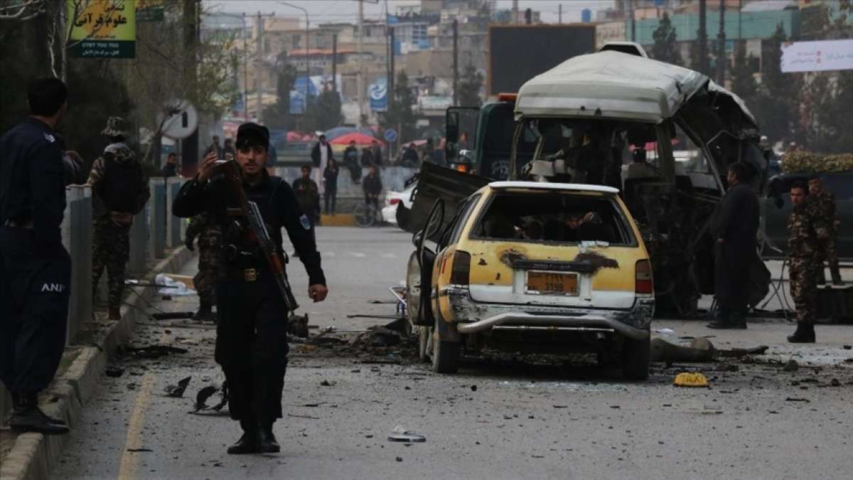 Kabil'de İletişim Bakanlığı personelini taşıyan araca saldırı: 15 yaralı