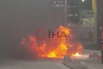 Kadıköy’de seyir halindeki motosiklet alev topuna döndü