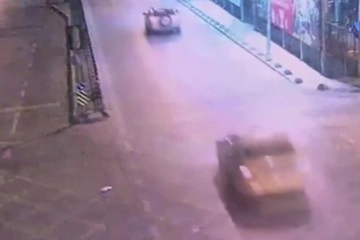 Kadıköy’de taksici dehşeti: iki kadının peşine takıldı, bilerek araçlarına çarptı