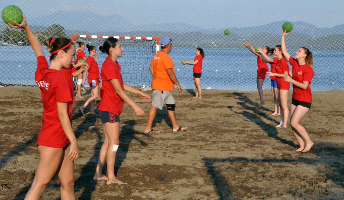 Kadın ve Erkek Milli Takımları, Avrupa Plaj Hentbol Şampiyonasına...
