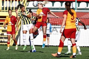 Kadınlar futbolda derbi zamanı: Galatasaray - Fenerbahçe