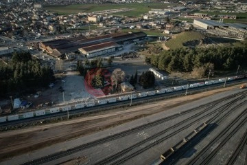 Kahramanmaraş’a tren yoluyla gönderilen yüzlerce konteyner ev havadan görüntülendi