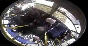 Kahramanmaraş’ta 12 kişinin yaralandığı kaza güvenlik kamerasında