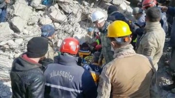 Kahramanmaraş'ta 129 saat sonra 6 yaşındaki kız çocuğu enkazdan kurtarıldı
