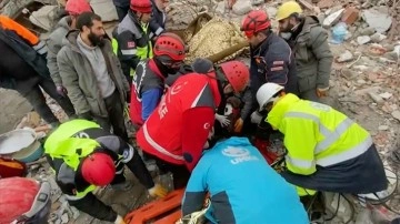 Kahramanmaraş'ta bir kadın 108 saat sonra kurtarıldı