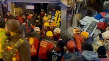 Kahramanmaraş'ta bir kişi enkazdan 112 saat sonra kurtarıldı