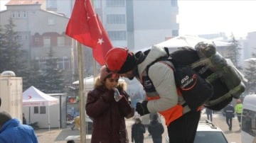 Kahramanmaraş'ta depremzedelere yardımlar sürüyor