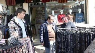 Kahramanmaraş&rsquo;ta esnaf d&uuml;kkanlarını a&ccedil;maya başladı