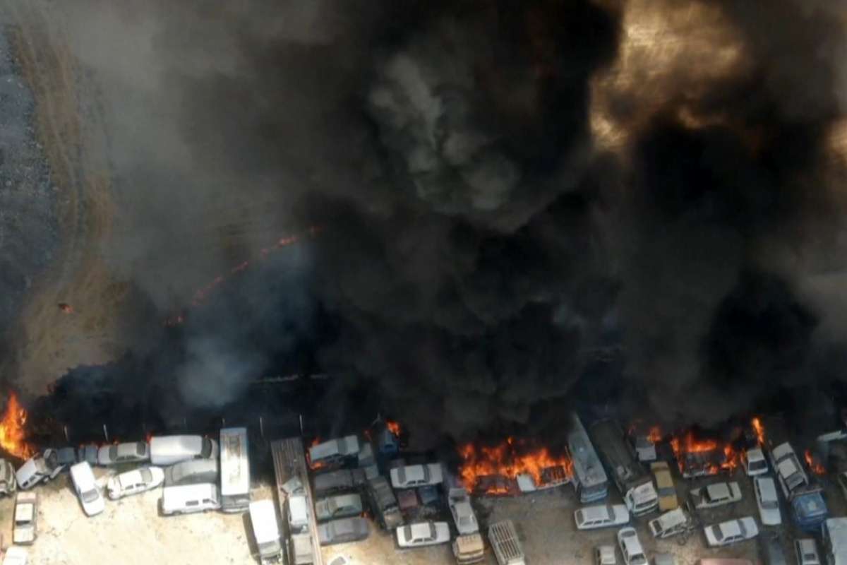 Kahramanmaraş'ta otoparktaki 71 araç yandı