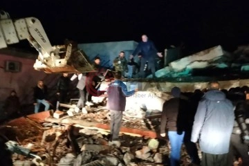 Kahramanmaraş'taki depremde Osmaniye'de de bina yıkıldı