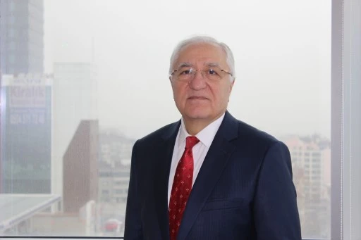  KALP RİTMİ ELEKTROMANYETİK ENERJİ İLE NORMALE D&Ouml;NEBİLİYOR