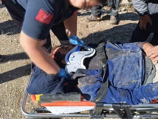 Kamyon uçuruma yuvarlandı, sürücü hayatını kaybetti